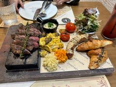 -Mark&Mars Restaurant