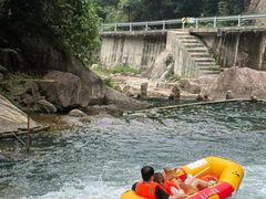 -安吉龙王山峡谷漂流