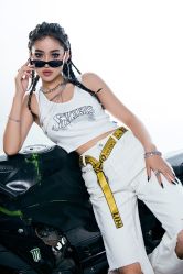 -onlygirl摄影美学馆高端定制(江滩店)