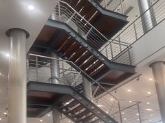 -天津波士信达奔驰4S店(卫津南路店)