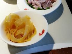 羊肉、牛蛙、黄喉、油豆皮-海底捞火锅(泉城路店)