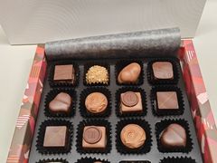 -Laderach 莱德拉(上海环贸iapm店)