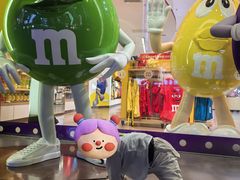 -m豆巧克力世界(上海世茂广场店)