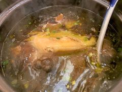石耳炖土鸡-曾福兴