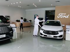 -青岛六和汽车4S店·江铃福特