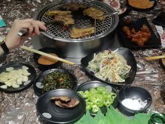 -啊美丽炭火烤肉(滑翔一店)