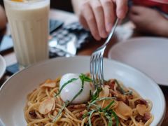 -ROAST coffee & eatery