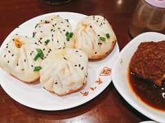 鲜肉生煎-老半斋(福州路店)