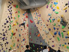 -ROCKPLUS攀岩馆(环宇城店)