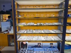 -优医视平价眼镜蔡司依视路折扣工厂店(十里堡店)