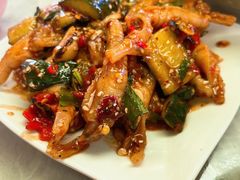 舂鸡爪-老奶烧肉米线