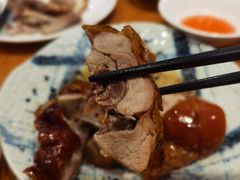 烧鸭腿-頂好酒家·经典粤菜(海信广场店)