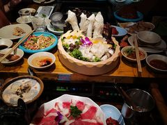 -老牌坊云南鱼豆花火锅(哈西万达店)
