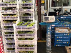 -上海龙吴水胜海发市场