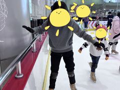 -成都冰纷万象滑冰场