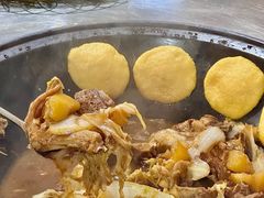 -粘豆包柴火铁锅炖