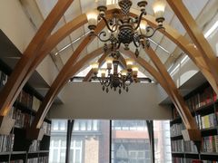 -钟书阁(松江泰晤士小镇店)