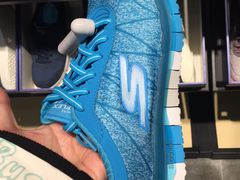 -SKECHERS 斯凯奇(上海国际时尚中心店)