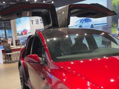 -TESLA 特斯拉(上海太古汇体验店)