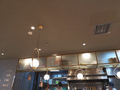 -POKEE VIA&Brunch·维娅(重庆来福士店)