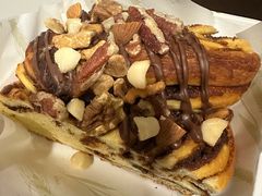 坚果榛子巧克力肉桂卷-山崎面包(静安久光店)