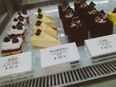 -UNI UNI(环亚凯瑟琳店)
