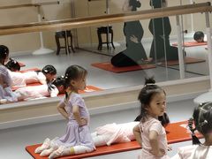 -炫艺舞蹈培训中心(枫尚奥特莱斯店)