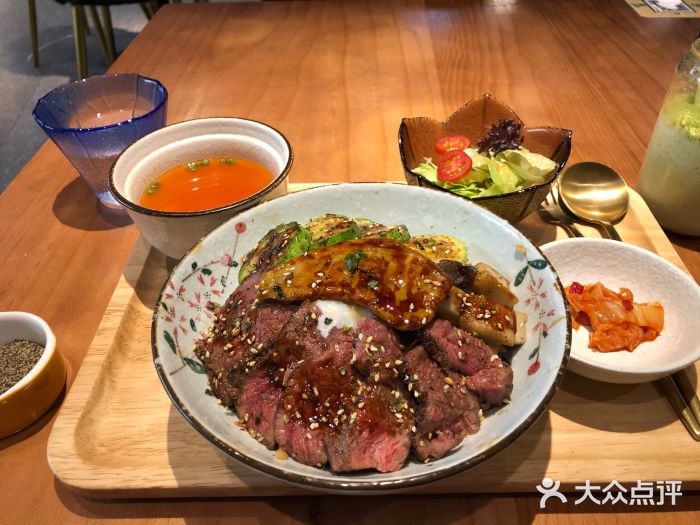 POKEE VIA&Brunch·维娅(重庆来福士店)鹅肝和牛小排饭图片