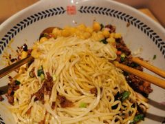 -呼啦面馆·头牌豌杂面(珠江国际B区店)