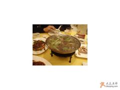 野菌什么煲:里面都是菌菇还有几片肉-舒蔡记生煎菜饭(云南中路店)