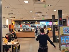 -麦当劳(上海虹桥站30B检票口楼上)