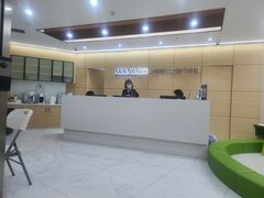 -瑞尔齿科(南京东路名人诊所)