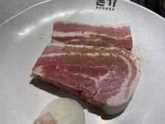 满心尝五花肉-本家韩国烤肉(青岛万象城店)