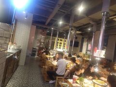 大堂-么肆烤肉·中式自助·烤肉大排档(街道口季佳PAI店)