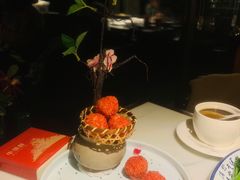 杨梅鳕鱼球-柳莺湖上·湖景餐厅·江南菜(西湖店)