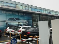 -上海宝信宝马4S店
