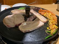 -江南猪肉商会无限续吃(弘大店)