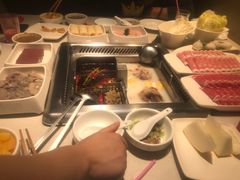 -海底捞火锅鲜切牛肉主题店(长寿路店)