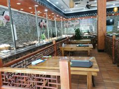 靠窗位-荣华基·现炒快餐(肇嘉浜路店)
