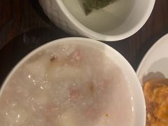 -深圳龙华大浪商业中心亚朵X酒店
