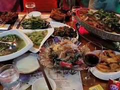 岁月如歌包房里的月亮眼大餐-月亮眼花园餐厅书吧酒吧