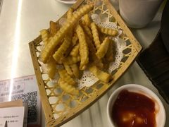 -新大咀港式茶餐厅(宝山万达店)