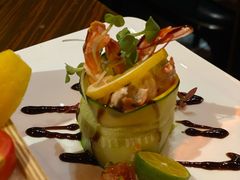 虎虾色拉配甜菜-YUE·6·西式融合餐厅(外滩六号店)