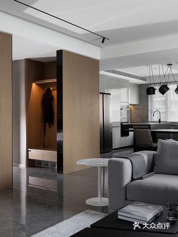 面积/135平 风格/简约