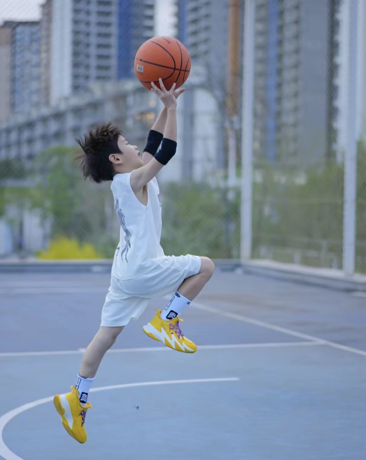 热爱篮球的男孩#孩子长高#篮球#运动风#晒晒你的投篮姿势#少年强则国