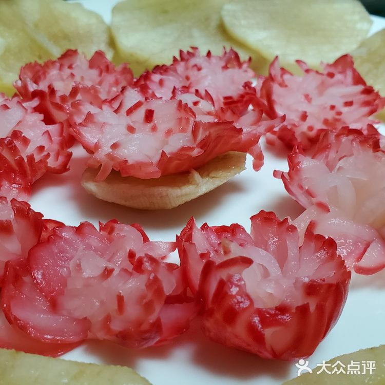 上桌就引得 大家纷纷拍照 角度不同 效果完全不一样哈