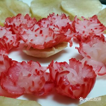 上桌就引得 大家纷纷拍照 角度不同 效果完全不一样哈