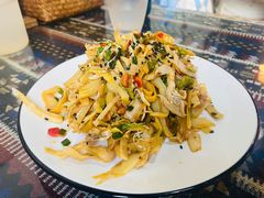 凉拌芭蕉花-蜗牛小馆醉乡民谣云南菜(惠新西里店)