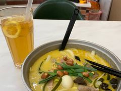 -汤小云火锅米线(钻汇广场店)