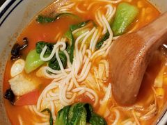 -刀小蛮半只鸡过桥米线(家乐福四元桥店)